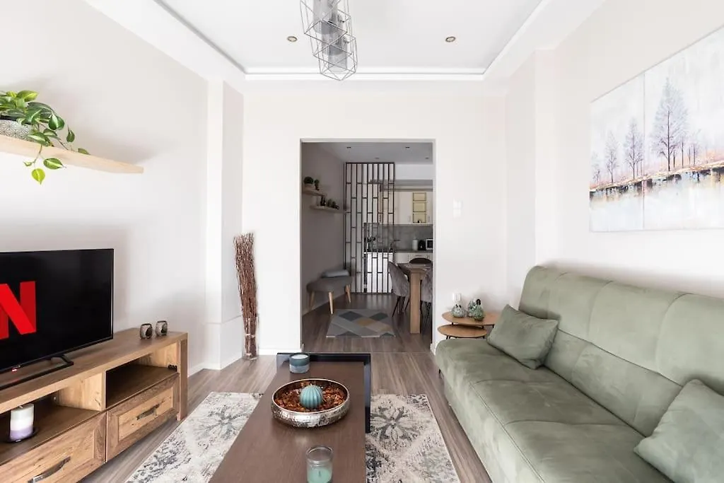 Sunny Retro Apartment Near Centre Thessaloniki