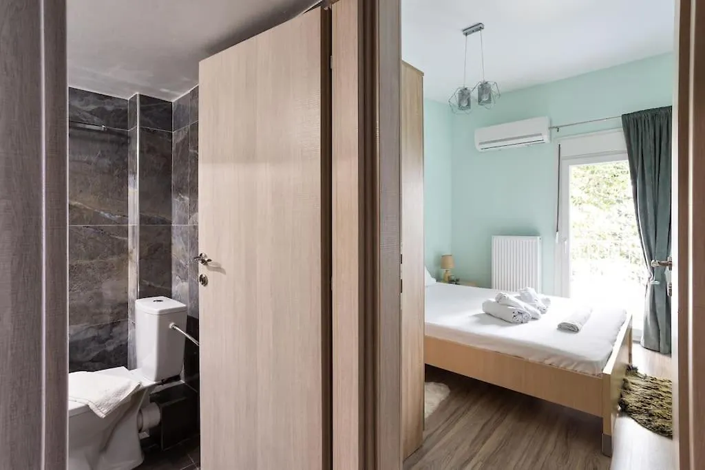 Sunny Retro Apartment Near Centre Thessaloniki Greece